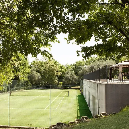 Nocleg ze śniadaniem Gym & Tennis Il Falco *